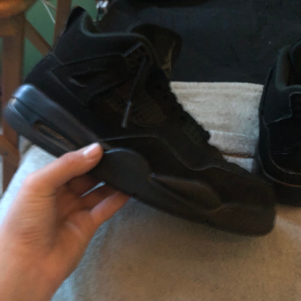 Black cat 4s
